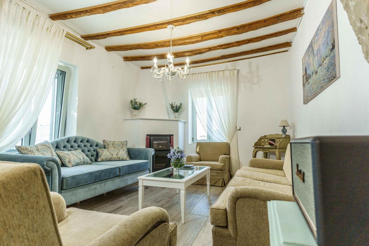 Villa Simantiri Pombia Exterior foto